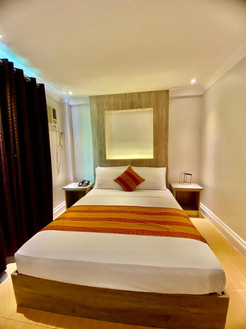 Hotel Euroasia By BLUEBOOKERS Angeles Exterior foto